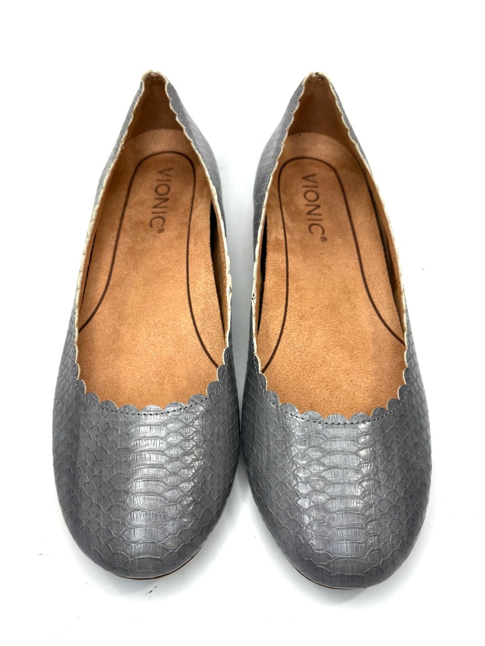 Vionic Silver Textured Scalloped Flats | 7